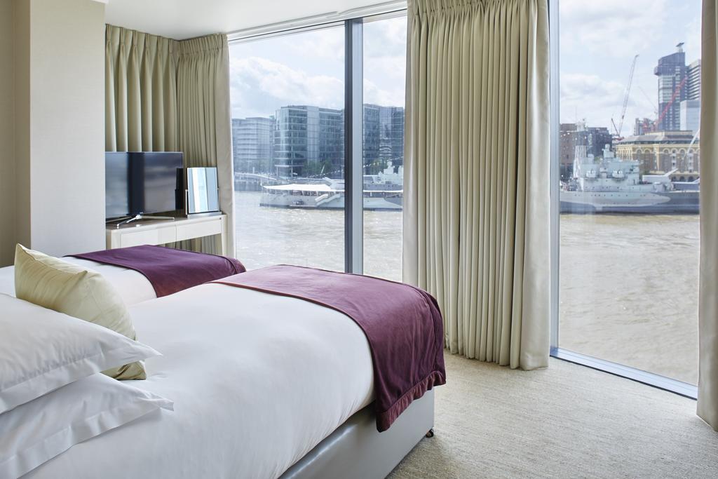 Cheval Three Quays At The Tower Of London Aparthotel Room photo
